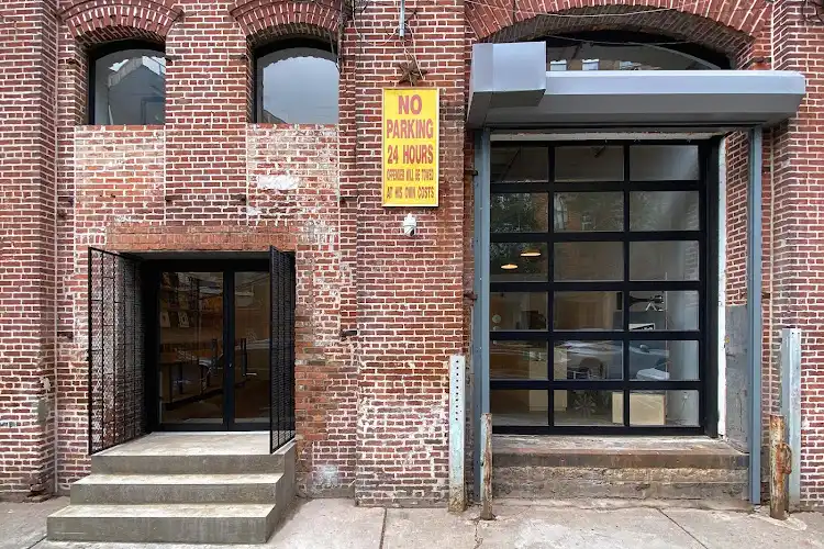 Blue-Sun Record Store storefront