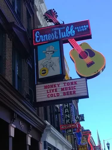 Ernest Tubb Bar storefront
