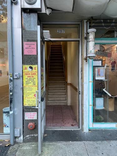 Paradise of Replica storefront