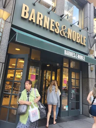 Barnes & Noble storefront