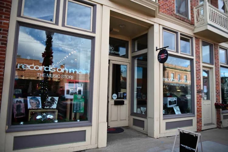 Records On Main storefront