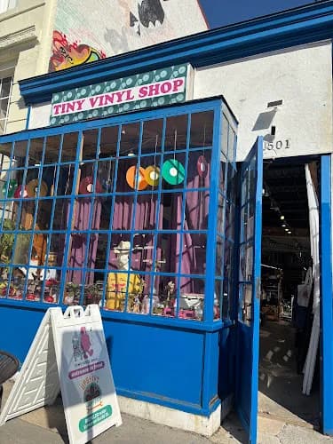 Tiny Vinyl Shop storefront