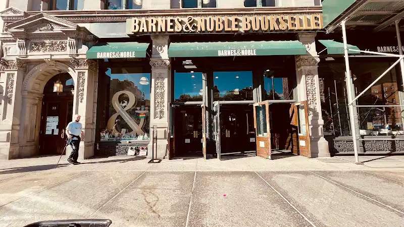 Barnes & Noble storefront